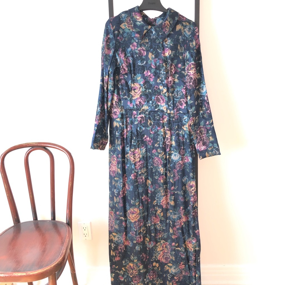 Navy Floral Print Brocade Maxi Dress 🖤